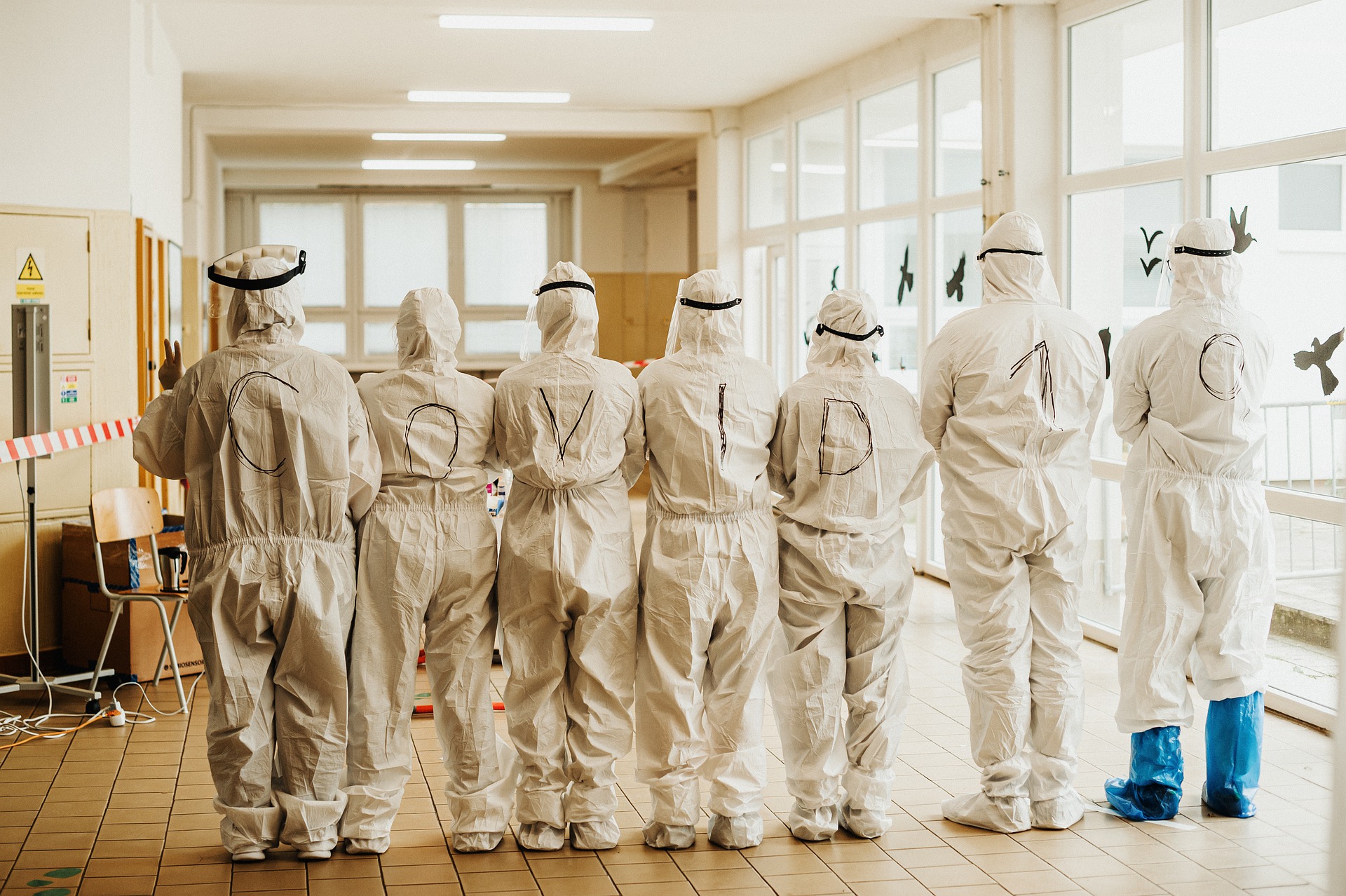 protective-suit-5716756_1920.jpg