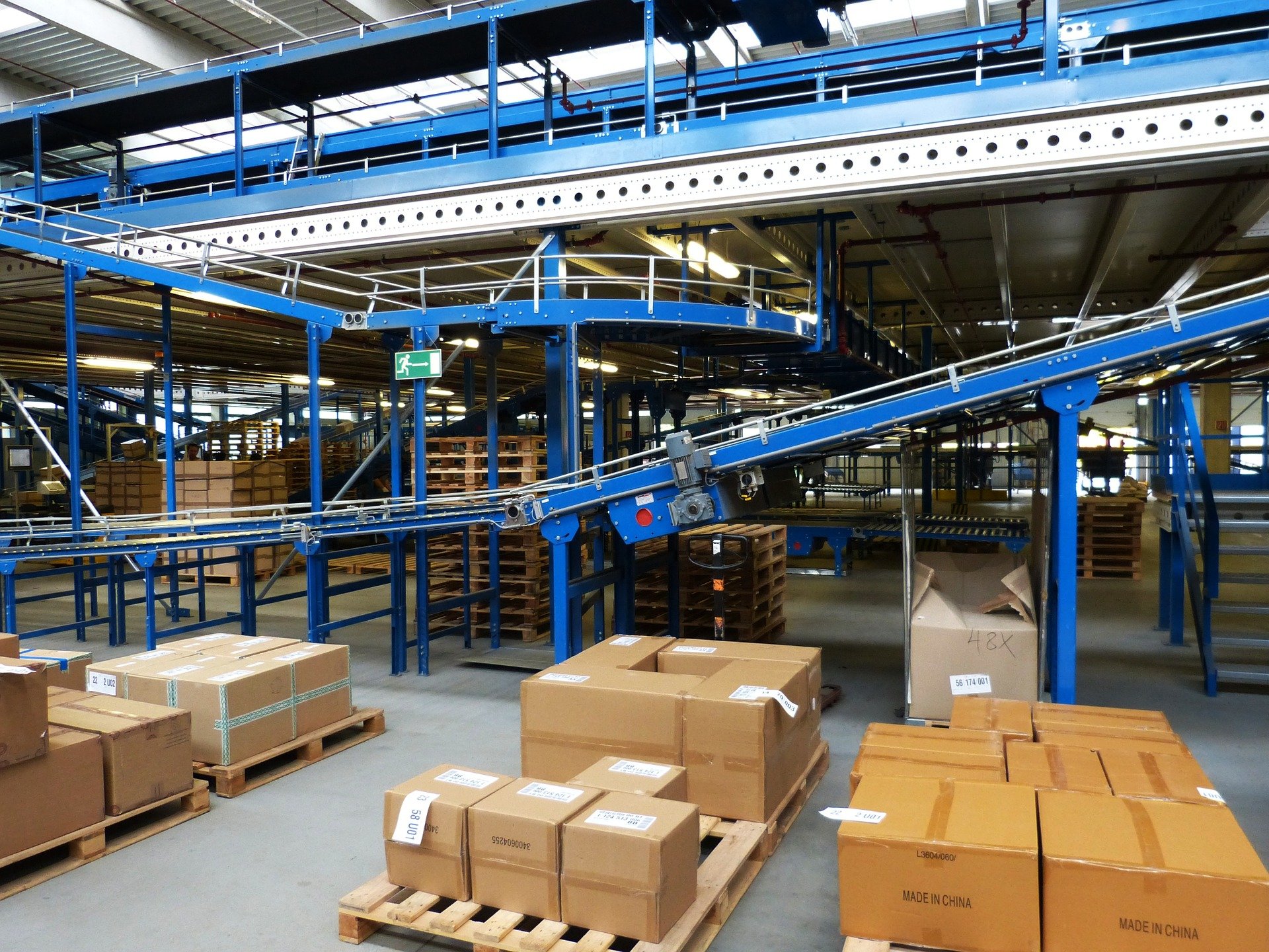 logistics-852939_1920 (2).jpg