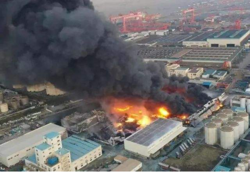 某化工企業(yè)爆炸現(xiàn)場